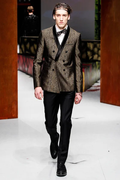 Look 37